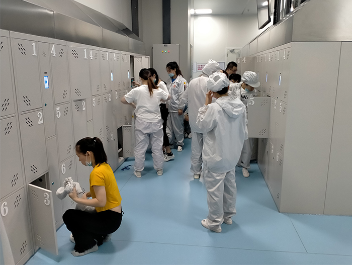 人脸识别型智能更衣柜,工厂员工更衣储物柜,手机信号屏蔽充电柜